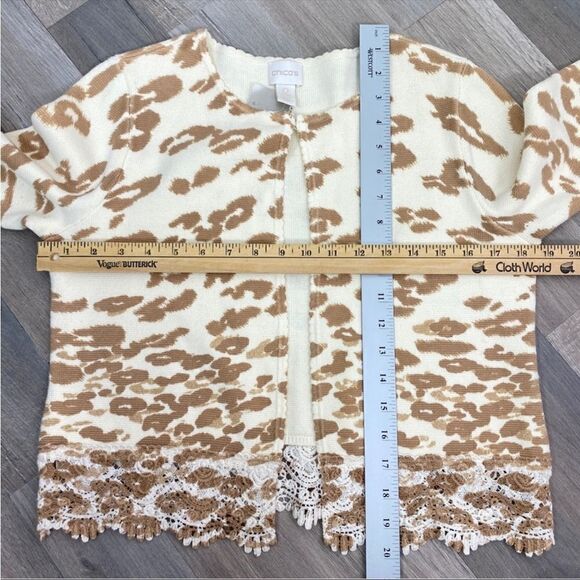 Chico’s Charlee Cheetah Lace Hem Crop Cardigan Sweater Cream Tan Small - Picture 13 of 13